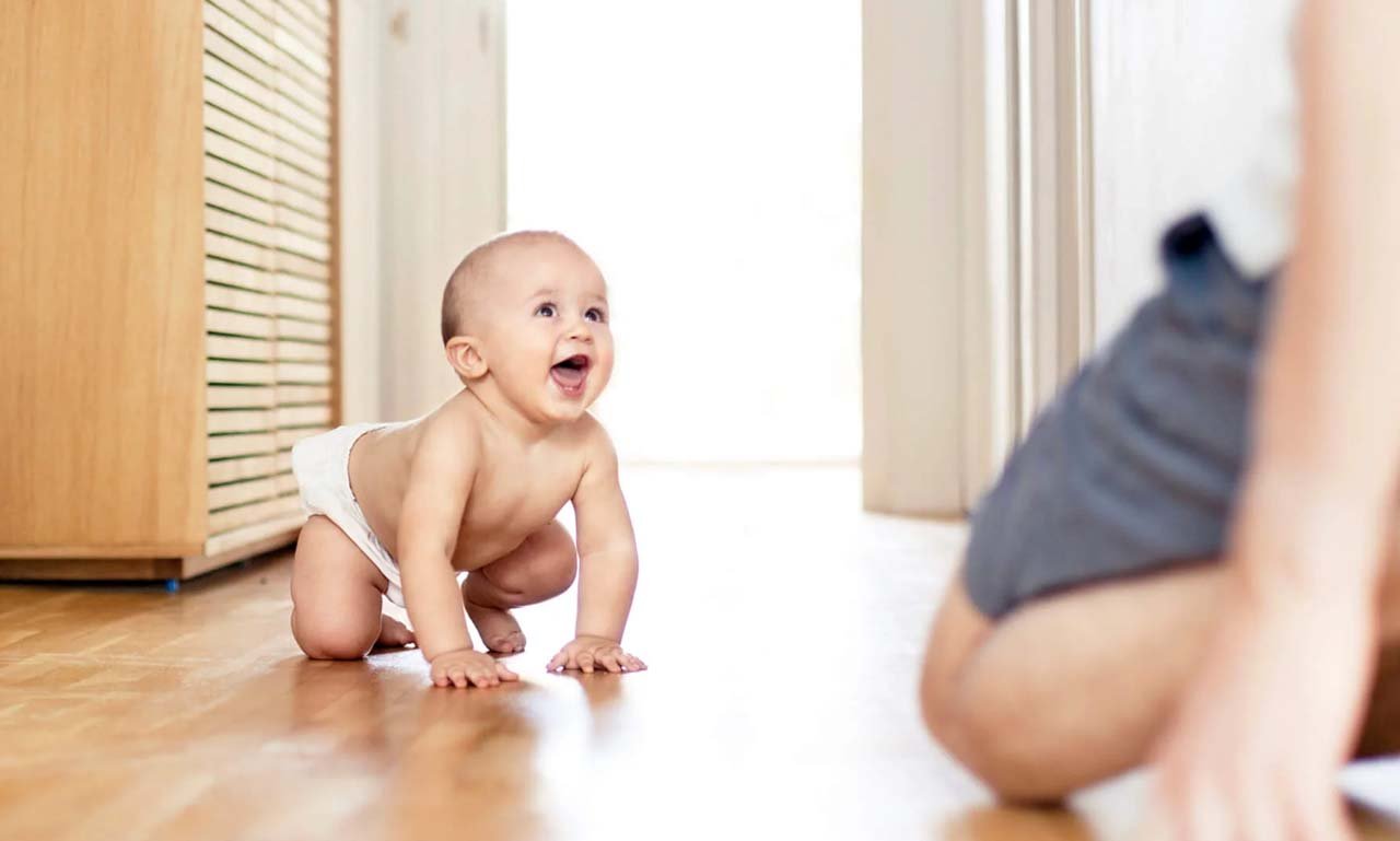 how to encourage baby to crawl 